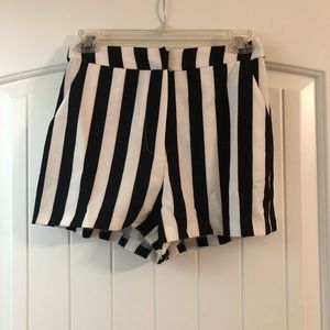 Fashion Nova Shorts - High waist shorts Fashion Nova Shorts - High waist shorts